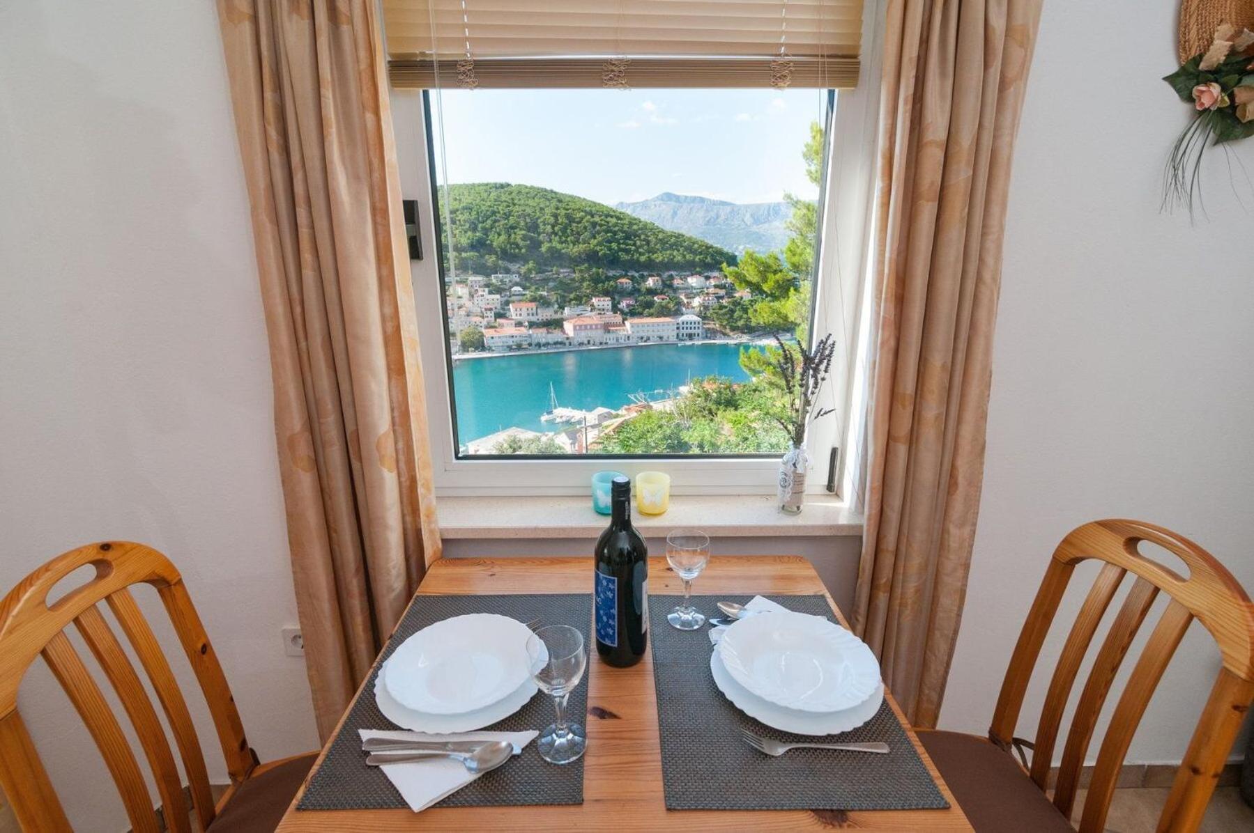 Apartments Mira - Beautiful Sea View ปูชิสชา ภายนอก รูปภาพ